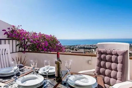 Bonito Apartamento Con Preciosas Vistas Y Piscina Nerja Spain