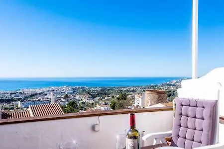 Bonito Apartamento Con Preciosas Vistas Y Piscina Nerja